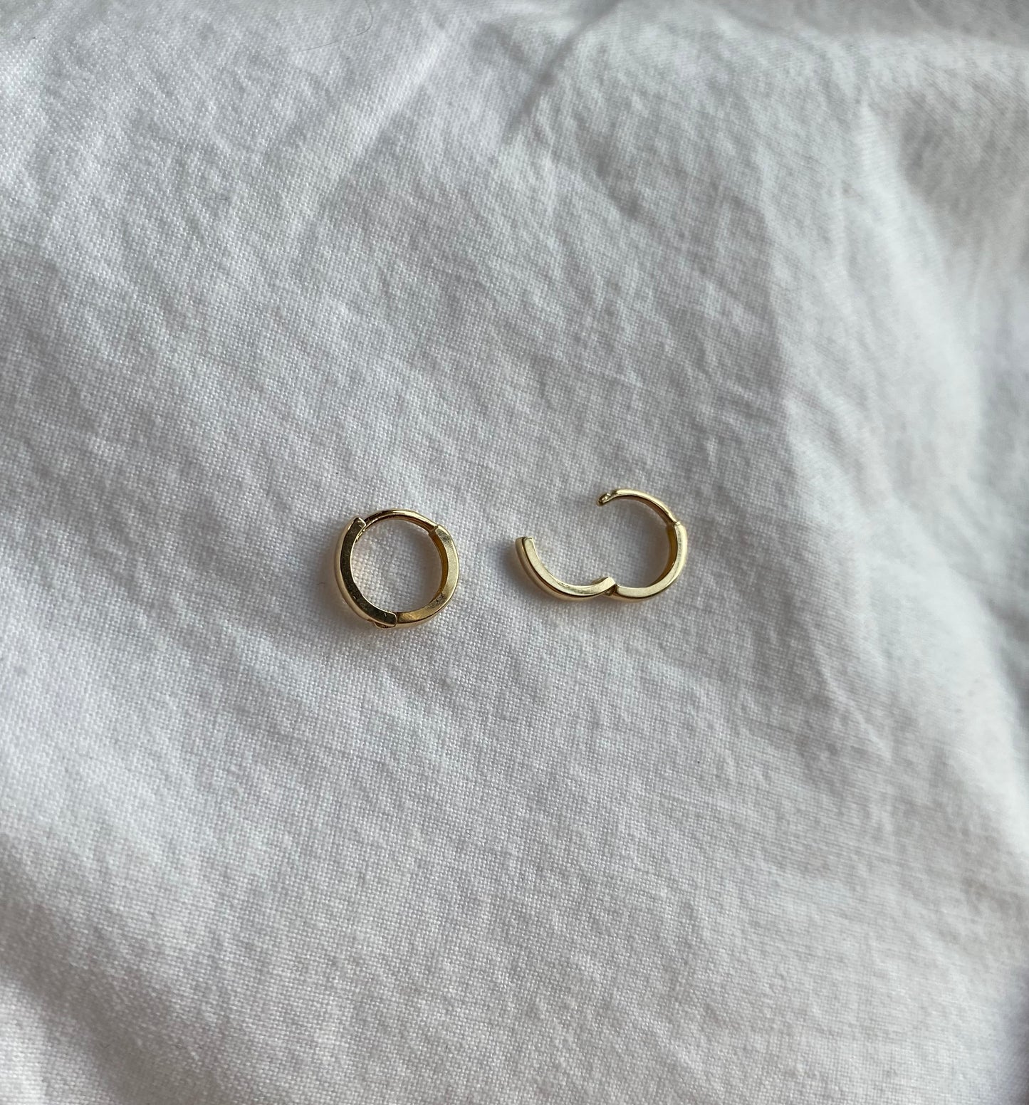 10mm 14K Huggie Hoop